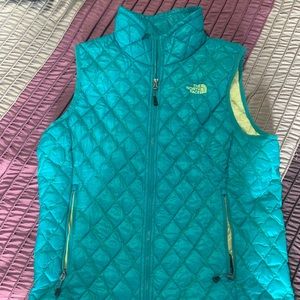 North Face Women’s Thermoball Vest Large